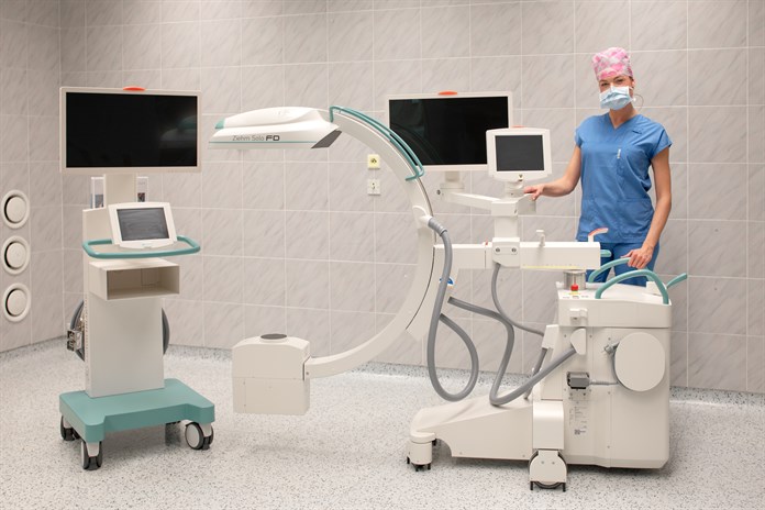 Chirurgové ve Valašském Meziříčí používají při operacích moderní C-rameno s RTG technologií