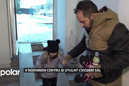 V rodinném centru je útulný cvičební sál, po renovaci má i zrcadlovou stěnu