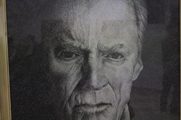 V Radniční galerii vystavuje kresby Radim Sládek ze Svatobořic-Mistřína