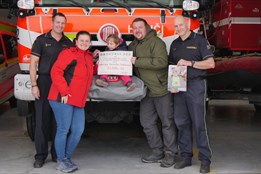 Adventní punč jesenických hasičů  vynesl 91 tisíc pro nemocnou Terezku