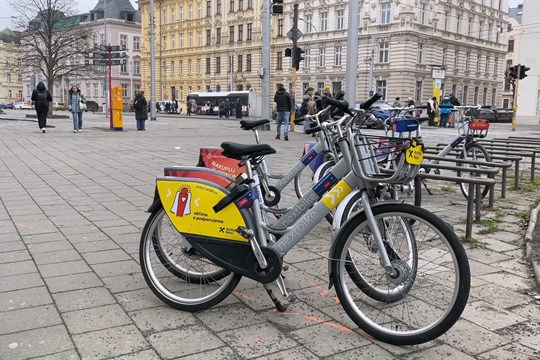 Sdílená kola se do Olomouce vrátila. Pilotní projekt ukázal vysoký zájem veřejnosti