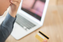 David tvrdil, že je zástupcem finanční firmy. Okradl muže z Karvinska o 300 tisíc korun