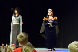 Pohádkový karneval v Otrokovicích pobavil stovku dětí 