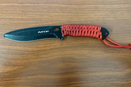 Krajští kriminalisté vyšetřují první letošní pokus o vraždu, muž zaútočil na svého soka v baru