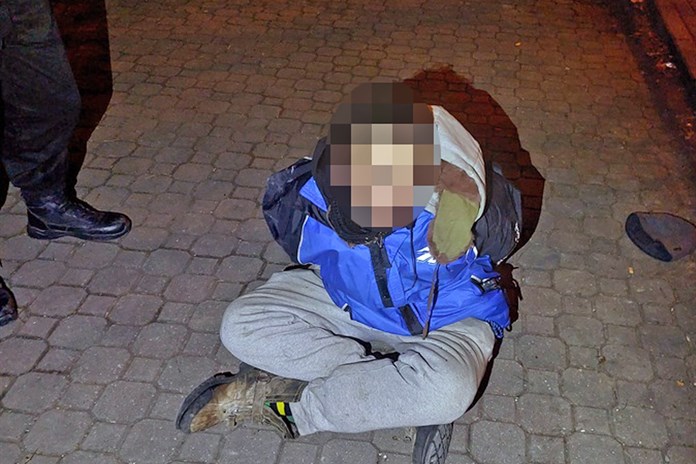 Incident v trolejbusu ve Zlíně: Drogově závislý mladík vyhrožoval cestujícím, že je pobodá injekčními jehlami