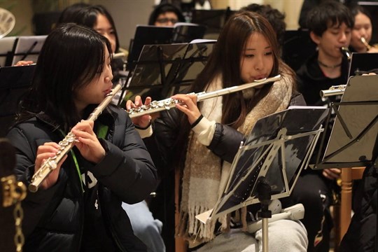 V kostele zahrály mládežnické soubory ze Sydney