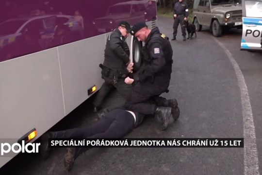 Při oslavách 15 let Speciální pořádkové jednotky se vyznamenávalo