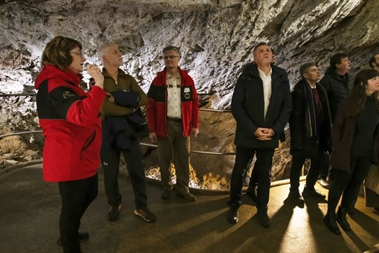 Prezident Petr Pavel poprvé navštívil Zbrašovské aragonitové jeskyně