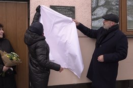 Významný rodák Prostějova: pamětní deska připomíná Miloše Zapletala