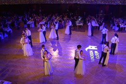 Reprezentační ples města žil tancem ve všech podobách