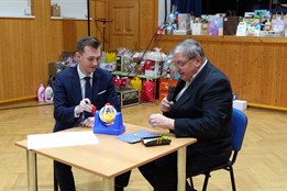 Farní ples v Ostrožské Nové Vsi už tradičně ozvláštnilo bingo