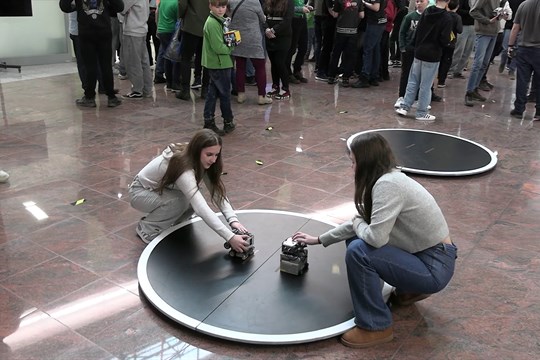 Robotika láká stále více dívek