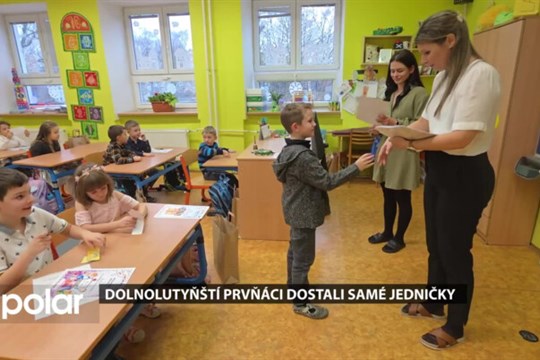 Dolnolutyňští prvňáci dostali na pololetní vysvědčení samé jedničky
