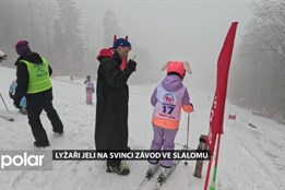 Lyžaři jeli na Svinci závod ve slalomu, za dva týdny chtějí na sněhu karneval