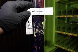 Ukradené čokolády daroval kamarádům. Během jednoho měsíce způsobil škodu za sto tisíc korun