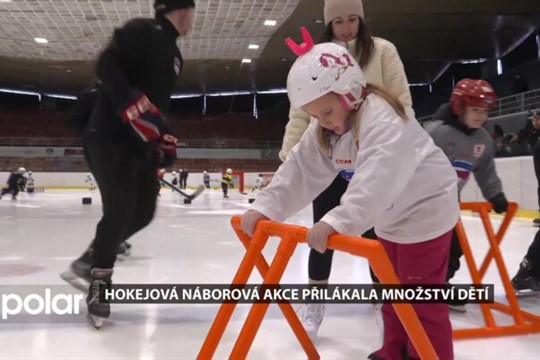 Náborová akce Pojď hrát hokej opět přilákala nespočet dětí, některé se na led postavily poprvé