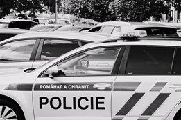 Loupež s nožem po seznámení na sociální síti