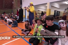 Ve škole na Sjednocení oslavili pololetí karnevalem