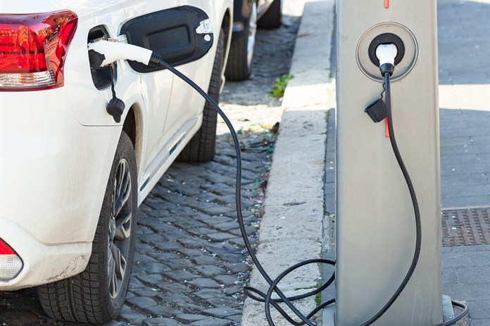 Zlínský kraj pořídil desítky nových elektromobilů a dobíjecích stanic