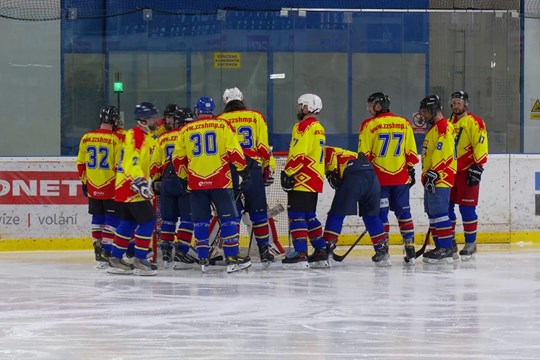 Zlín hostil hokejový turnaj zdravotnických záchranářů