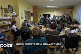 BEZ KOMENTÁŘE: Klienty studénecké Charity potěšil chrámový sbor