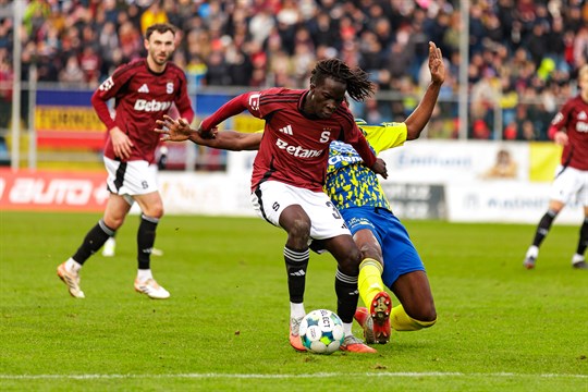 Jedna šance, jinak nic. Zlín před vyprodanou Letnou podlehl Spartě 0:3