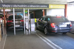 V parkovacím domě na Kvítkové ulici mohou řidiči zaplatit online