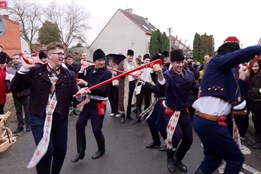 Nětčicemi prošel fašaňkový průvod i v dešti 