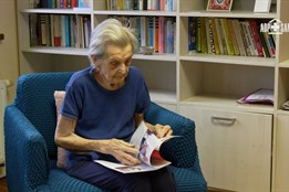 O stáří nahlas přináší pomoc i odpovědi