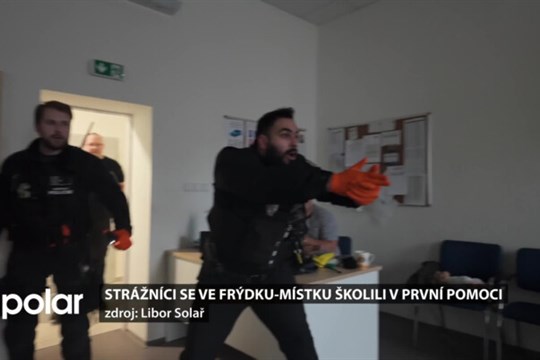 Instruktor školil strážníky ve Frýdku-Místku v první pomoci