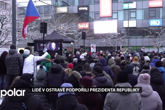 Masarykovo náměstí v Ostravě zaplnily davy lidí na podporu prezidenta republiky