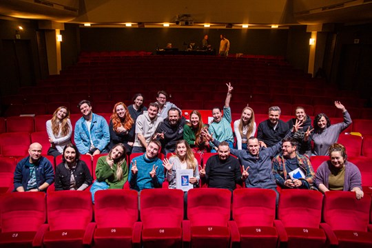 Slovácké divadlo zkouší ambiciózní komedii S tebou mě baví svět