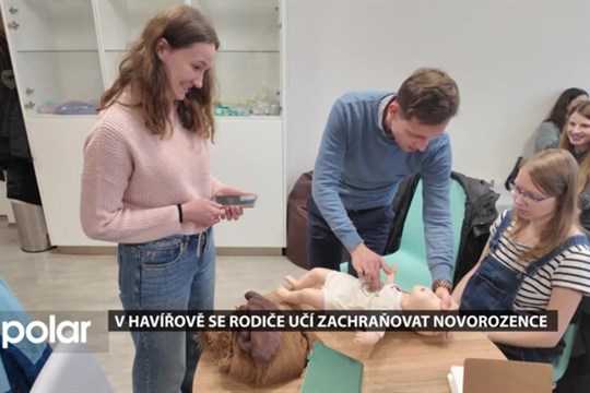 V Havířově se učí rodiče poskytovat první pomoc novorozencům, o školení je velký zájem
