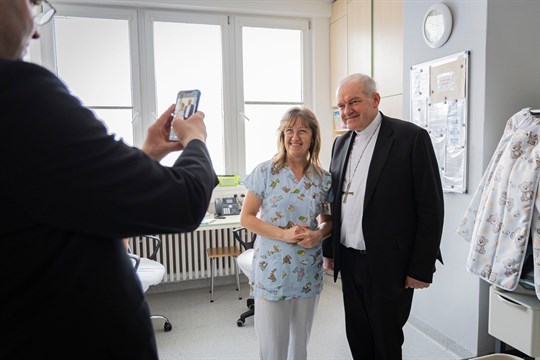 Zlínskou nemocnici navštívil arcibiskup Josef Nuzík