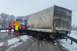 Po dvou vážných nehodách v Krnově skončilo v nemocnici šest lidí