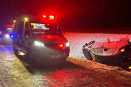 Záchranáři vyjížděli k třinácti dopravním nehodám během jednoho dne