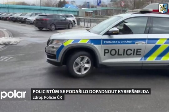 Policistům se podařilo dopadnout jednoho z kyberšmejdů. Hráli to na policistu a bankéře