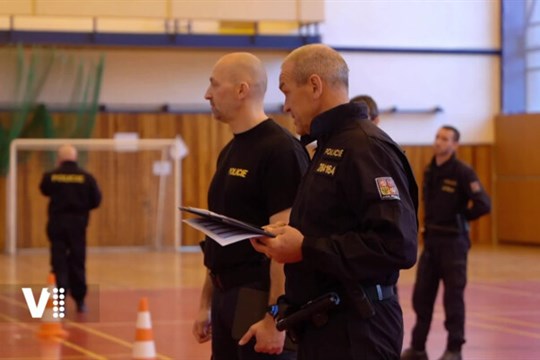 První krok k policejní uniformě