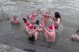 Veselský fašank doplnilo tradiční otužování v Moravě 