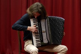 Na žákovském koncertě ZUŠ zazněl Monti, Mozart, Janáček nebo Bach