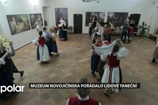 Muzeum Novojičínska pořádalo Lidové taneční, účastníky bavil tanec s vařečkou
