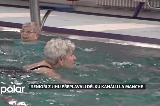 Udržet se v kondici a stmelit kolektiv. Senioři z Ostravy-Jihu opět štafetově plavou La Manche