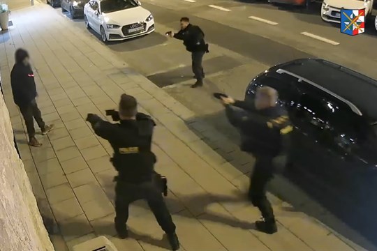 Olomoučtí policisté mají nejlepší policejní video roku 2025, uspěli se zásahem proti muži s nožem