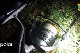 V noci chytal ryby bez povolení. Strážníci dopadli rybáře bez povolenky