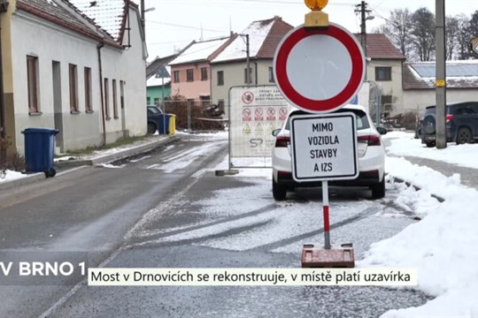 V Drnovicích platí uzavírka, rekonstruuje se místní most