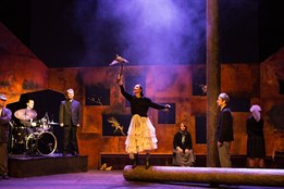 Tiše buší Ploština. Tragický příběh z valašských pasek ožívá na zlínském jevišti