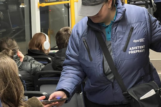 Kontroly v ostravské MHD opět vykázaly desítky lidí bez platného lístku