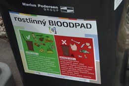 V Jablonci mohou obyvatelé panelových domů třídit bioodpad