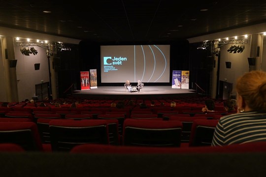 Jeden svět Olomouc: Lidská práva na plátně i v debatách