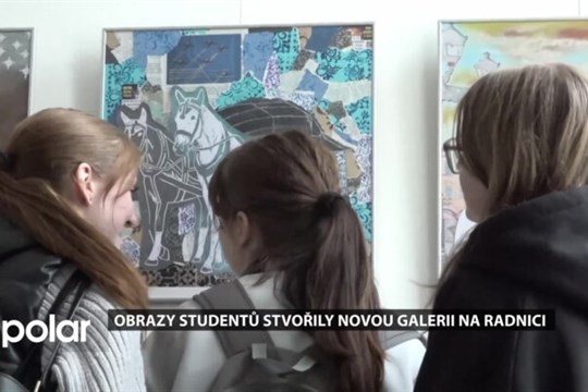 Obrazy studentů Educy stvořily novou galerii na radnici
